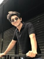 𝑶𝑳𝑫 𝑴𝑶𝑵𝑬𝒀  𝑲𝑵𝑰𝑻 𝑷𝑶𝑳𝑶  𝙄𝙉 𝘽𝙇𝘼𝘾𝙆 - Image 2