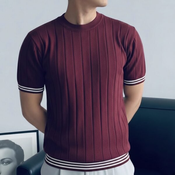 Round neck marron, sharp look
