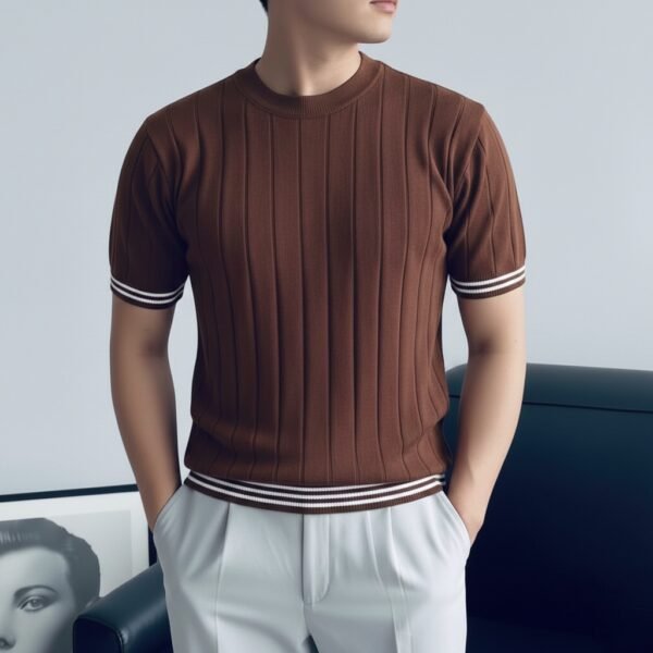 Round neck Chocolate, sharp look